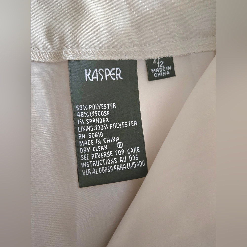 Kasper Womens Creme Pant Suit With Slight Pinstripe Accent - Picture 9 of 9